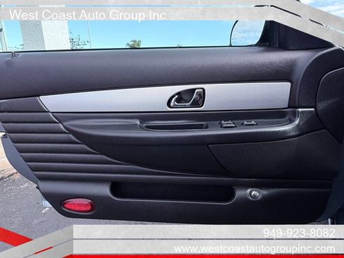 Used 2005 Ford Thunderbird RWD image 14