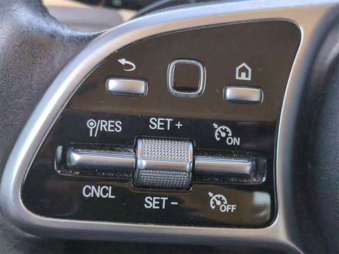 Used 2022 Mercedes-Benz GLC 300 4MATIC w/ Premium Package Lite image 23