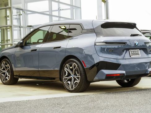 Used 2023 BMW iX M60 w/ Executive Package AWD/4WD image 10