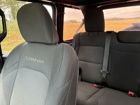 Certified 2019 Jeep Wrangler Unlimited Sahara w/ Cold Weather Group image 28