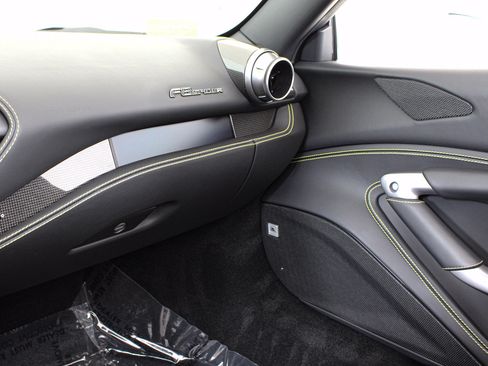 Used 2022 Ferrari F8 Tributo RWD image 47