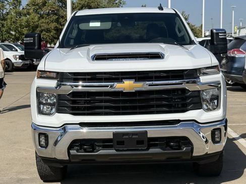 Used 2024 Chevrolet Silverado 2500 LT AWD/4WD image 8