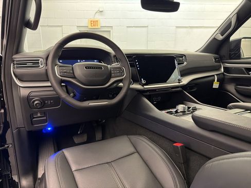 New 2025 Jeep Wagoneer Series II image 12