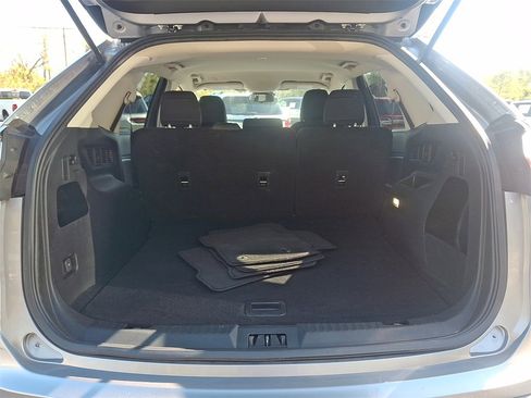 Used 2022 Ford Edge SE image 28