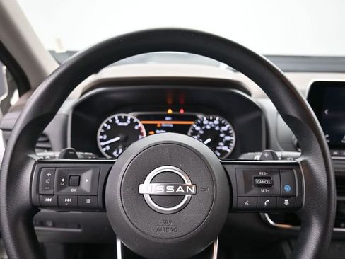 Used 2023 Nissan Rogue SV image 19