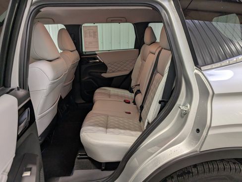 Used 2023 Mitsubishi Outlander SEL 40th Anniversary image 9