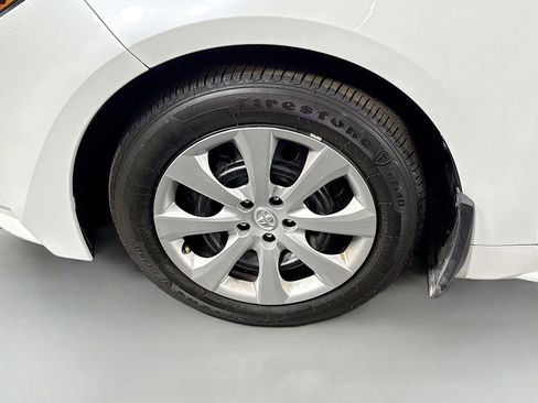 Used 2025 Toyota Corolla LE image 37