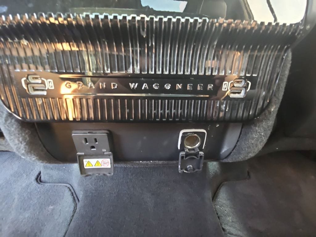 Used 2022 Jeep Grand Wagoneer Series III AWD/4WD image 12