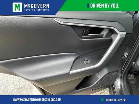 Used 2023 Toyota RAV4 LE AWD/4WD image 28