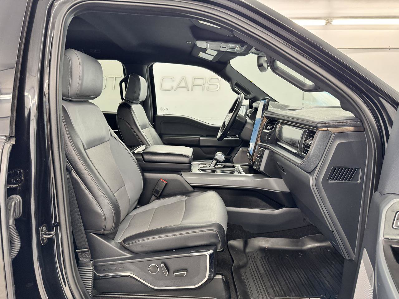 Used 2022 Ford F150 Lightning Lariat AWD/4WD image 15