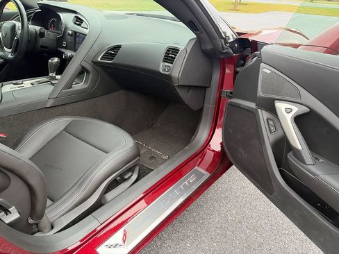 Used 2018 Chevrolet Corvette Stingray Coupe w/ Battery Protection Package RWD image 22
