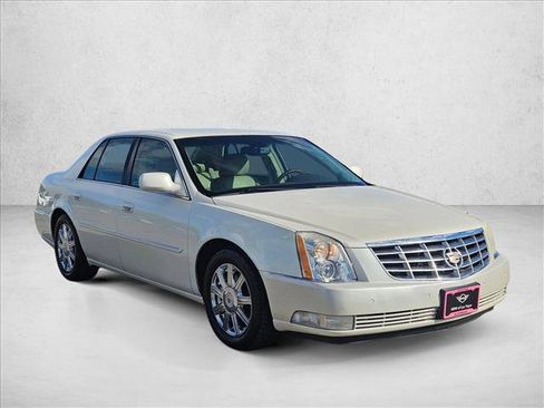 Used 2007 Cadillac DTS Luxury II FWD image 3