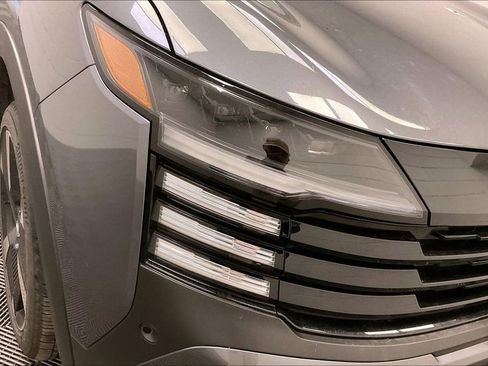 Certified 2025 Nissan Kicks SR image 24