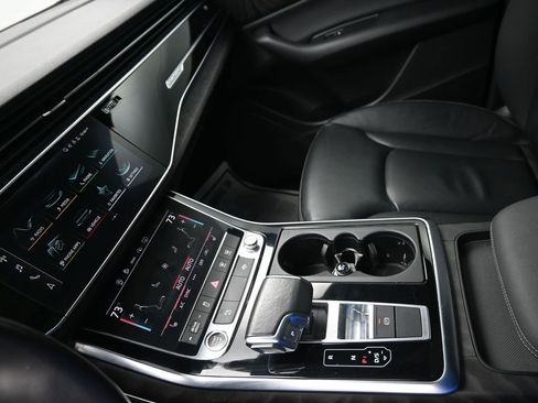 Used 2021 Audi Q8 Premium w/ Black Optic Package image 20