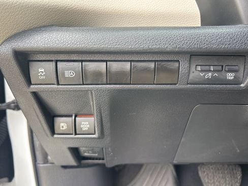 Used 2023 Toyota Sienna XLE image 22