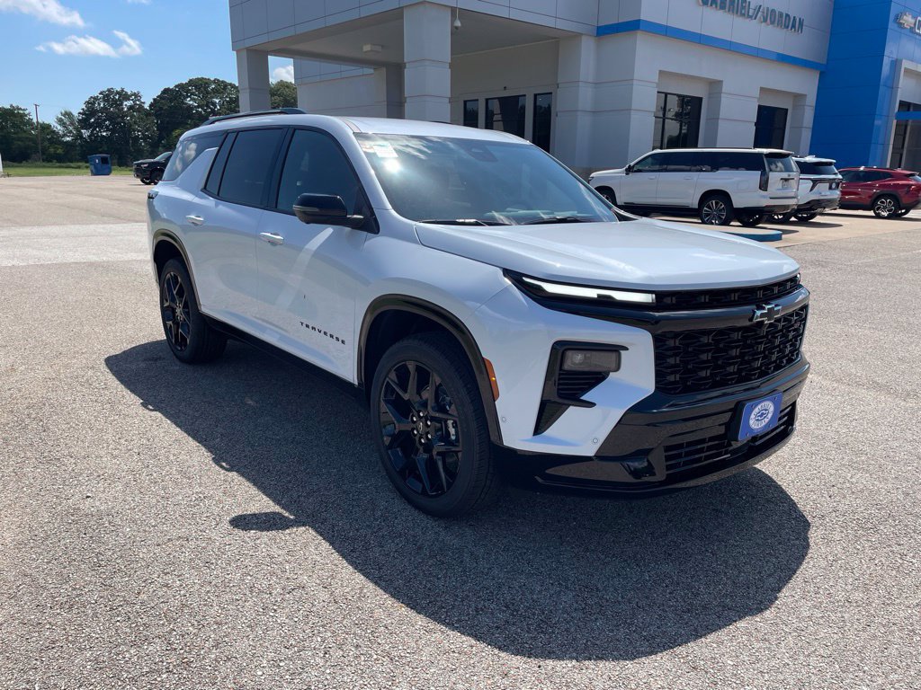 New 2026 Chevrolet Traverse RS w/ LPO, Floor Liner Package FWD image 9