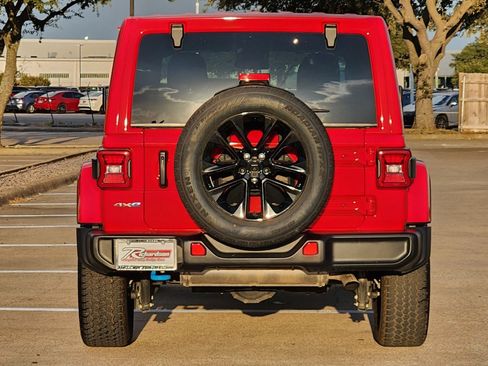 Used 2024 Jeep Wrangler Unlimited Sahara AWD/4WD image 5