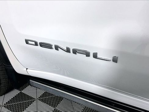 Used 2024 GMC Sierra 1500 Denali AWD/4WD image 24