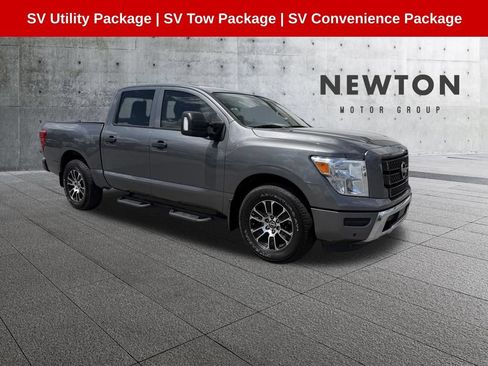 Used 2023 Nissan Titan SV w/ SV Convenience Package RWD image 1