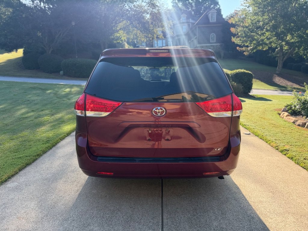Used 2012 Toyota Sienna LE FWD image 7
