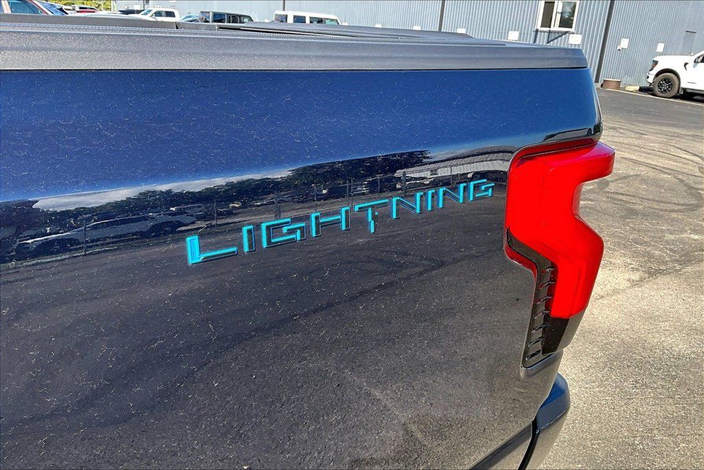 Used 2022 Ford F150 Lightning XLT w/ Max Trailer Tow Package AWD/4WD image 6