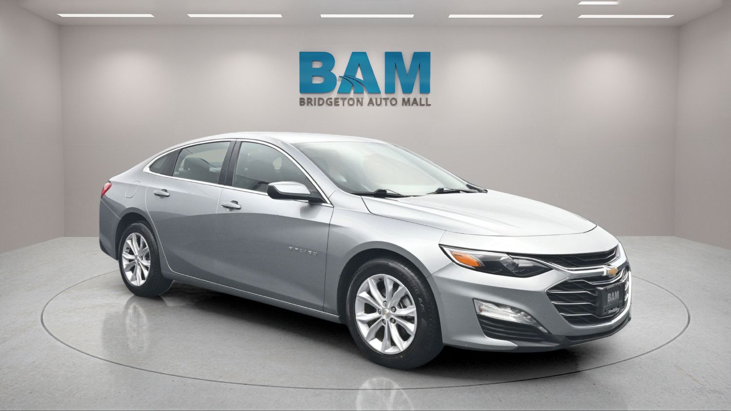 Used 2025 Chevrolet Malibu LT FWD image 1