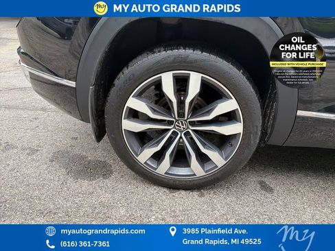 Used 2022 Volkswagen Atlas Cross Sport SEL Premium R-Line AWD/4WD image 33