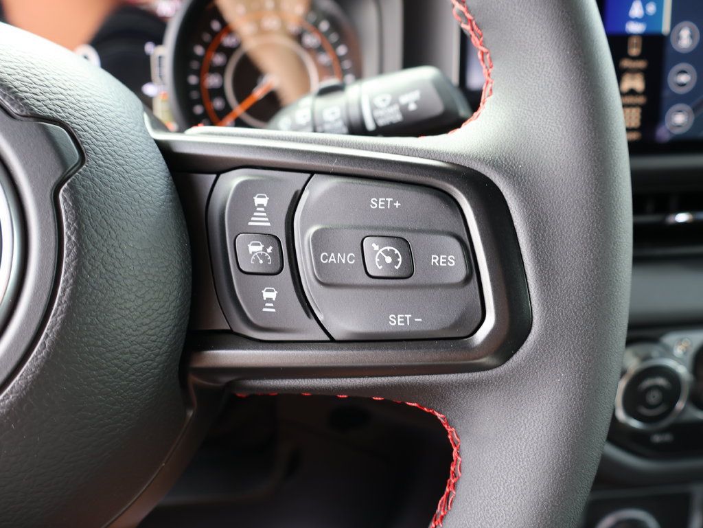 Used 2024 Jeep Wrangler Unlimited Rubicon w/ Technology Group AWD/4WD image 26