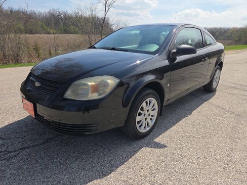 Used 2009 Chevrolet Cobalt LS image 2