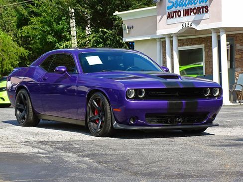 Used 2018 Dodge Challenger SRT w/ Technology Group RWD image 13