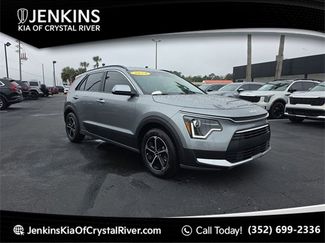 Used 2024 Kia Niro EX video 1