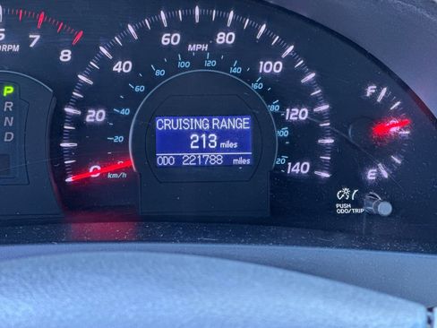 Used 2011 Toyota Camry XLE image 21