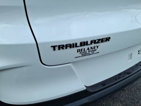 Used 2023 Chevrolet TrailBlazer RS w/ Convenience Package FWD image 17