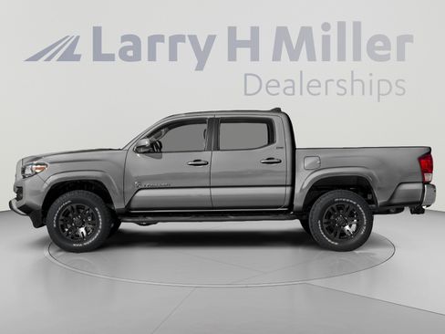 Used 2016 Toyota Tacoma SR5 w/ Towing Package RWD image 3