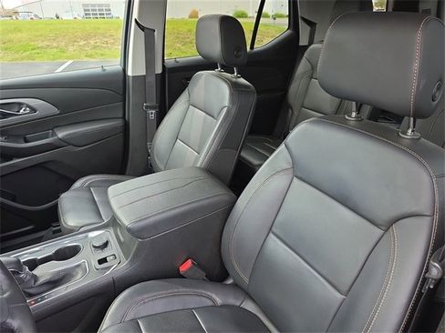 Used 2021 Chevrolet Traverse LT w/ LT Premium Package image 13