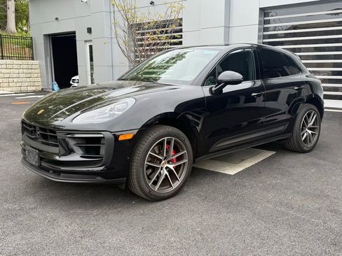 Used 2023 Porsche Macan S AWD/4WD image 3