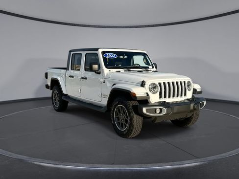 Used 2022 Jeep Gladiator Overland w/ LED Lighting Group AWD/4WD image 12