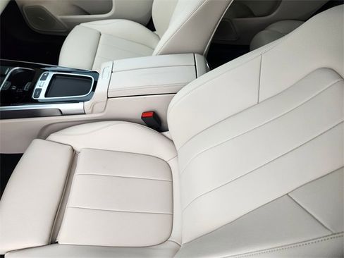 New 2026 Mercedes-Benz GLB 250 4MATIC image 8