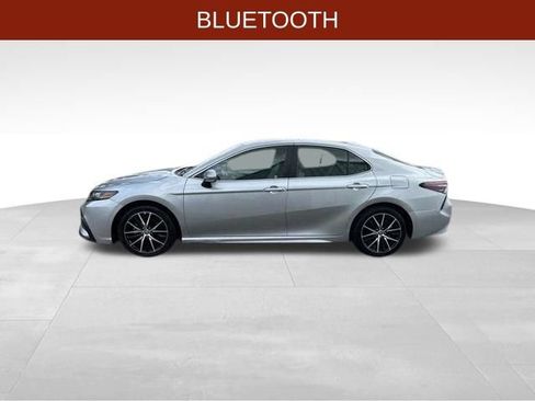 Used 2024 Toyota Camry SE FWD image 4