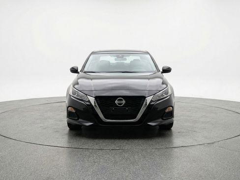 Used 2025 Nissan Altima 2.5 SV FWD image 2