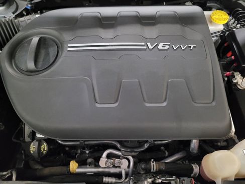 Used 2019 Jeep Cherokee Limited AWD/4WD image 30