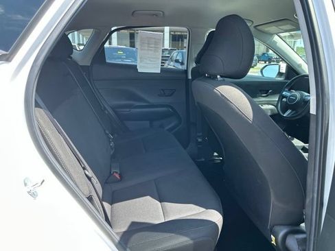 Used 2025 Hyundai Kona SEL FWD image 29