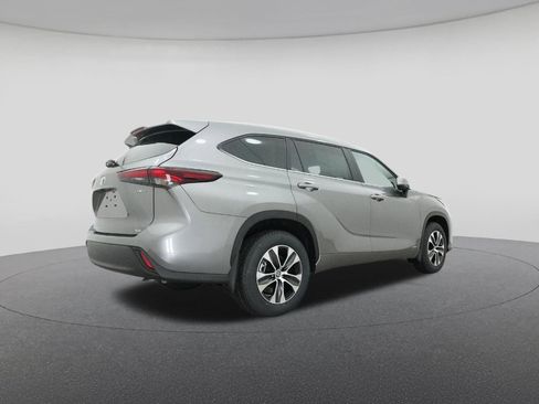 New 2026 Toyota Highlander XLE AWD/4WD image 25