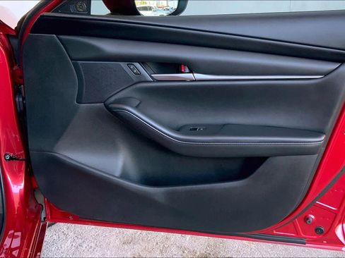 Used 2023 MAZDA MAZDA3 s image 23