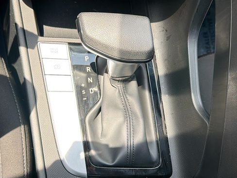 Used 2022 Hyundai Elantra SEL FWD image 25