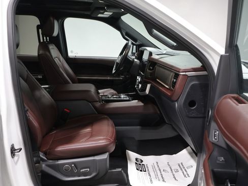 Used 2024 Ford Expedition Max Limited AWD/4WD image 23