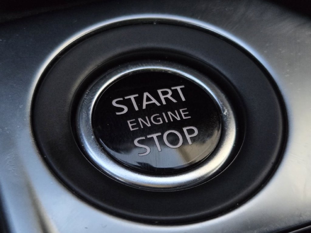 Certified 2025 Nissan Sentra SV FWD image 27