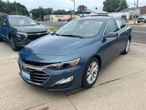 Used 2024 Chevrolet Malibu LT image 2