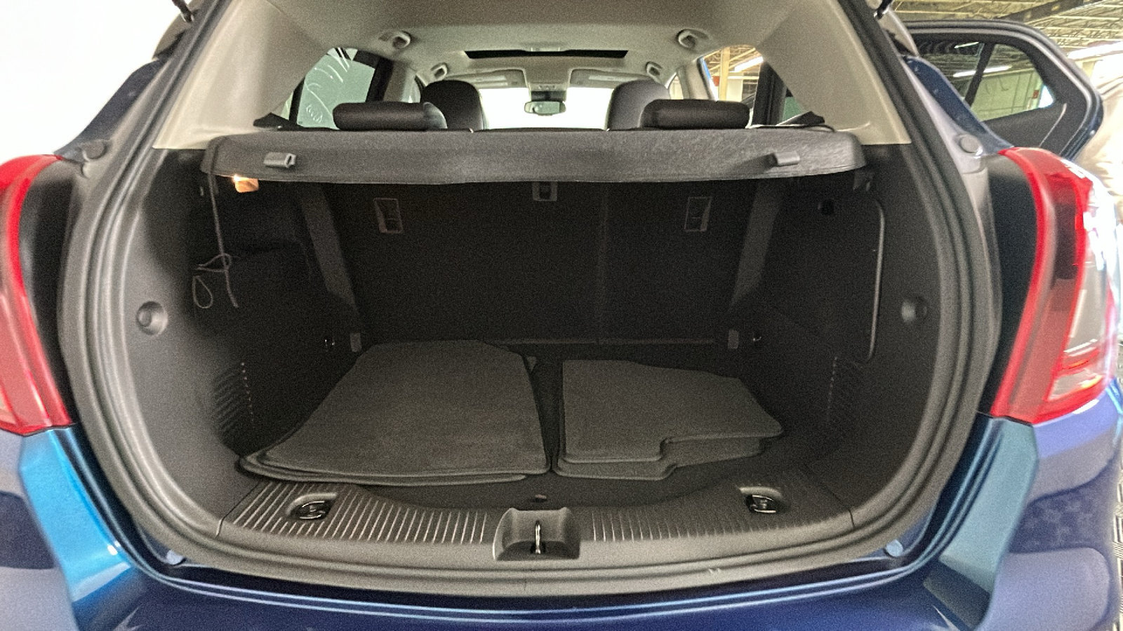 Used 2019 Buick Encore Sport Touring FWD image 33