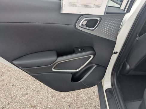 Used 2024 Kia Soul LX w/ Option Group 015 FWD image 10